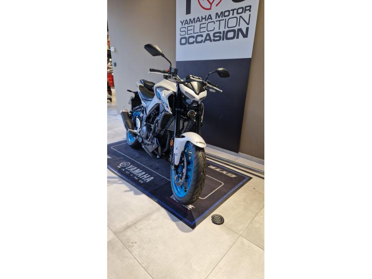 YAMAHA MT-03