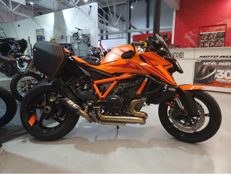 KTM 1390 SUPER DUKE R