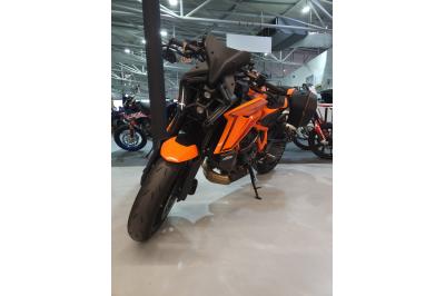 KTM 1390 SUPER DUKE R