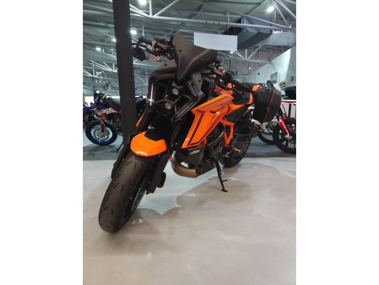 KTM 1390 SUPER DUKE R