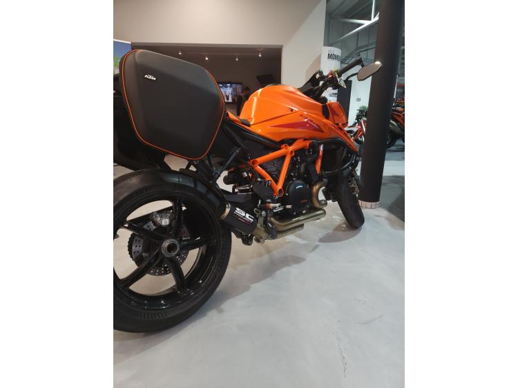 KTM 1390 SUPER DUKE R