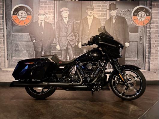 HARLEY-DAVIDSON TOURING STREET GLIDE 1923