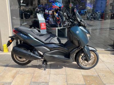 YAMAHA XMAX 300 Tech Max