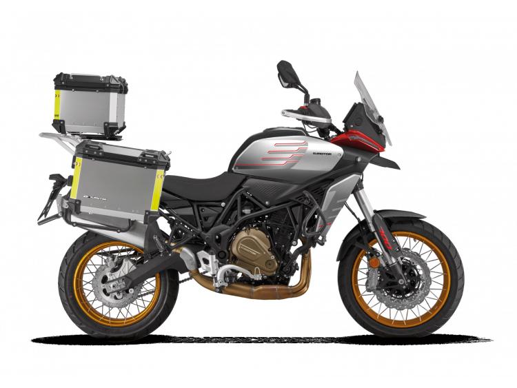 QJ MOTOR SRT 700X touring