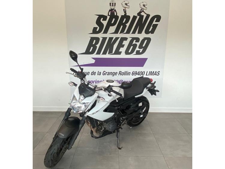 YAMAHA XJ6-N
