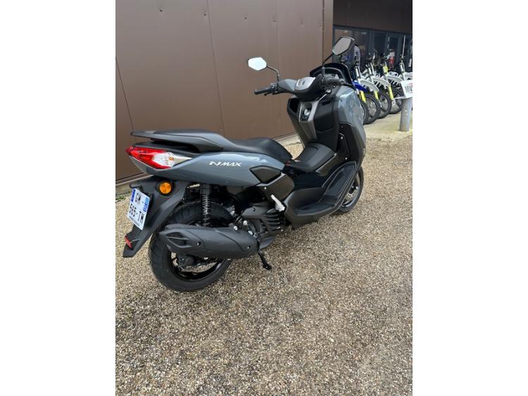 YAMAHA NMAX 125