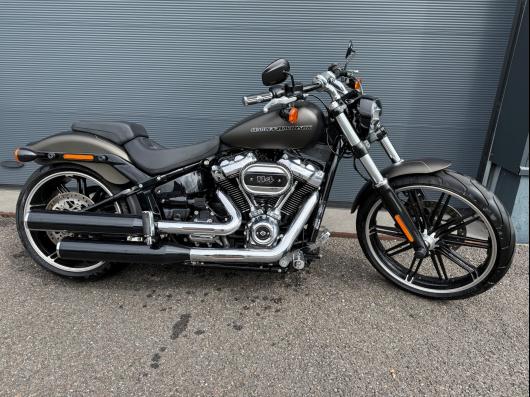 HARLEY-DAVIDSON SOFTAIL BREAKOUT 1868