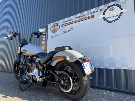 HARLEY-DAVIDSON SOFTAIL STREET BOB 1923