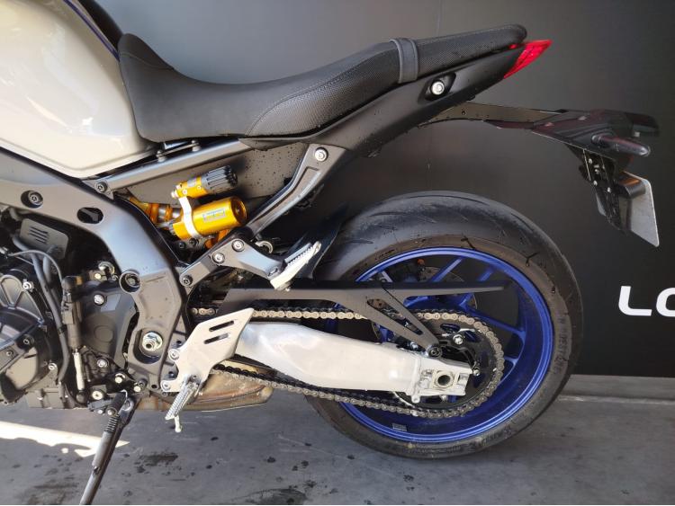 YAMAHA MT-09 SP - 1er main.