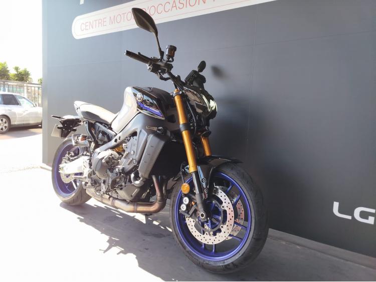 YAMAHA MT-09 SP - 1er main.