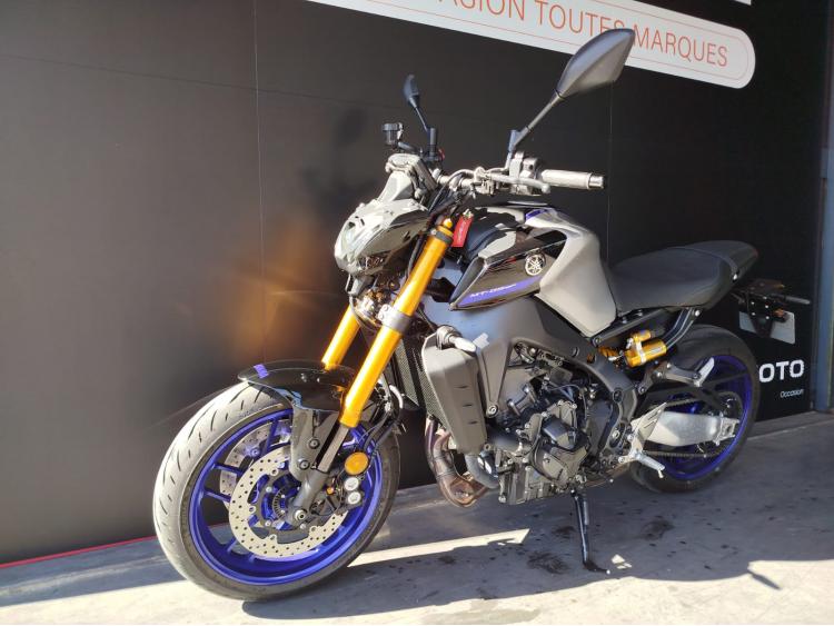 YAMAHA MT-09 SP - 1er main.