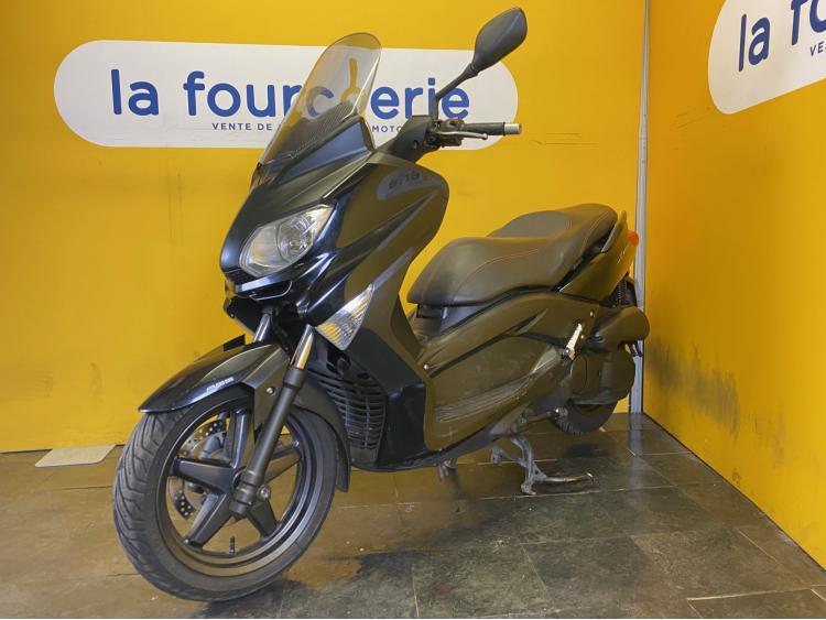 YAMAHA XMAX 125