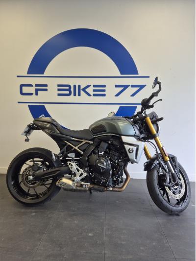 SUZUKI GSX-8T