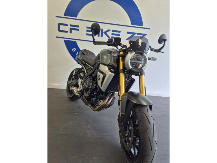 SUZUKI GSX-8T