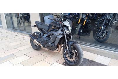 YAMAHA MT-09