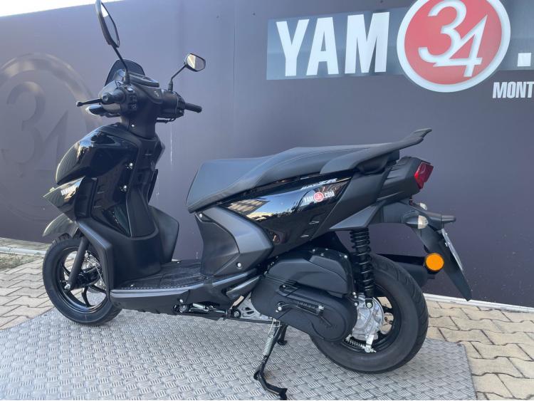 YAMAHA RayZR 125