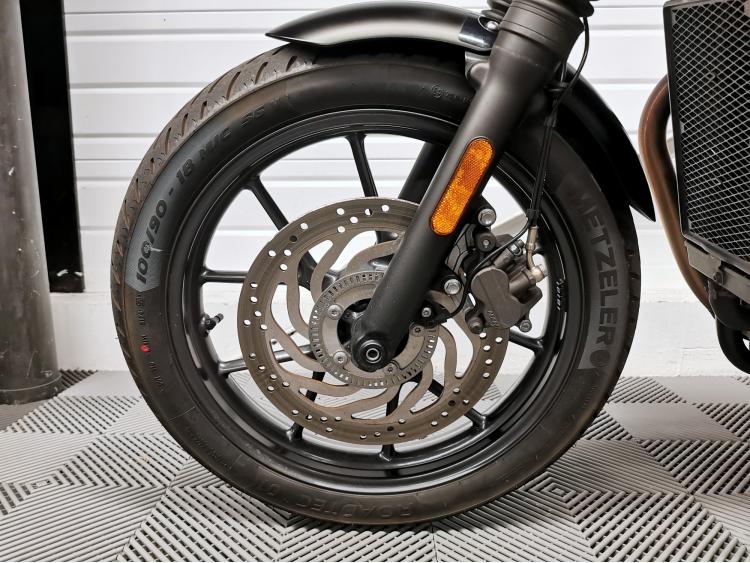 TRIUMPH STREET TWIN  900