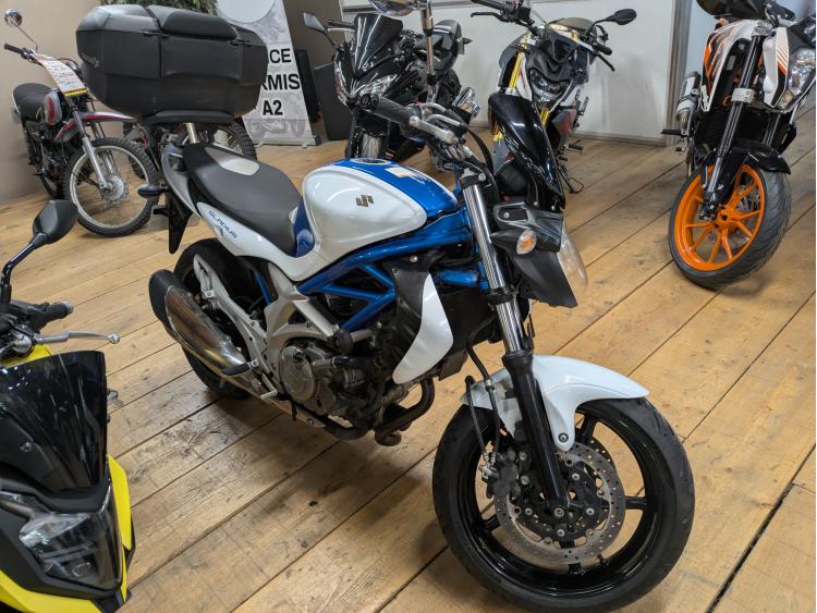SUZUKI GLADIUS 650 A2*