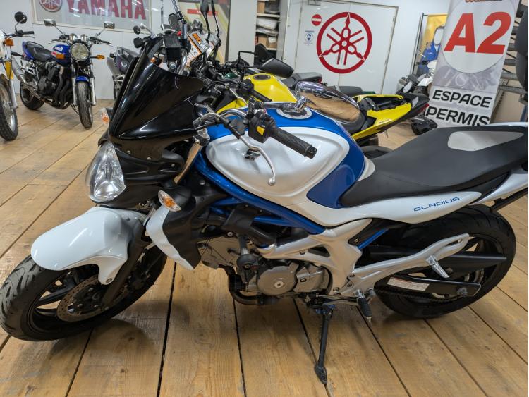 SUZUKI GLADIUS 650 A2*