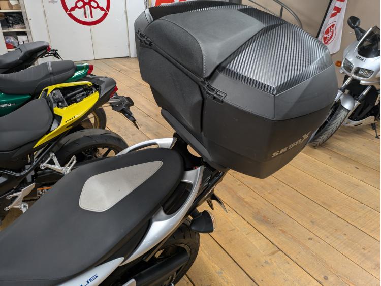 SUZUKI GLADIUS 650 A2*