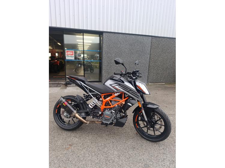 KTM 125 DUKE ABS + akrapovic