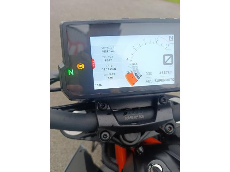 KTM 125 DUKE ABS + akrapovic