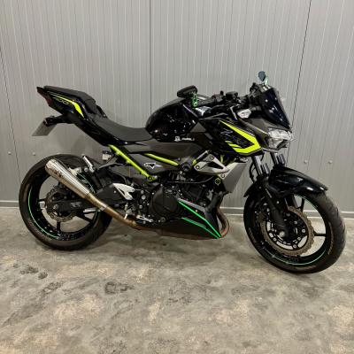KAWASAKI Z400