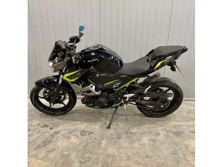 KAWASAKI Z400