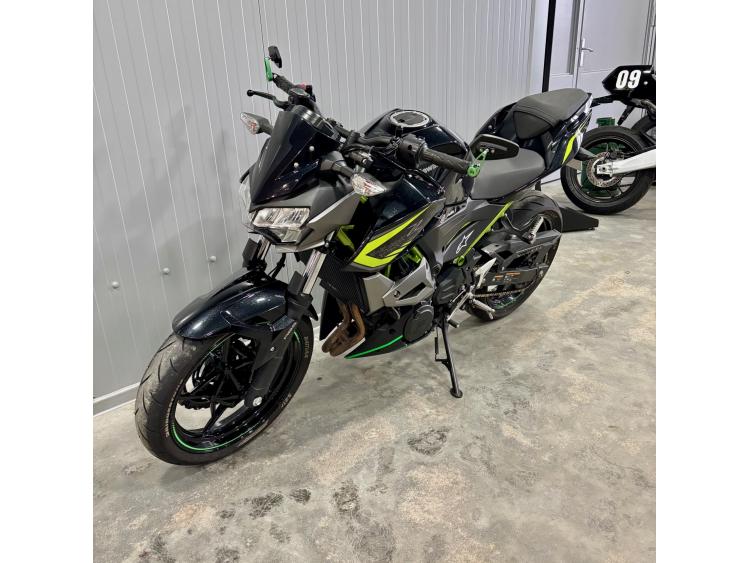 KAWASAKI Z400