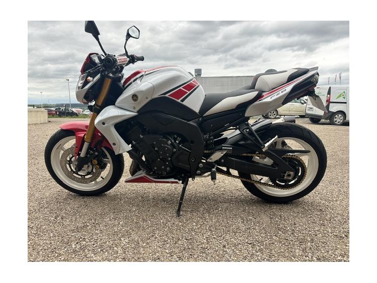 YAMAHA FZ8