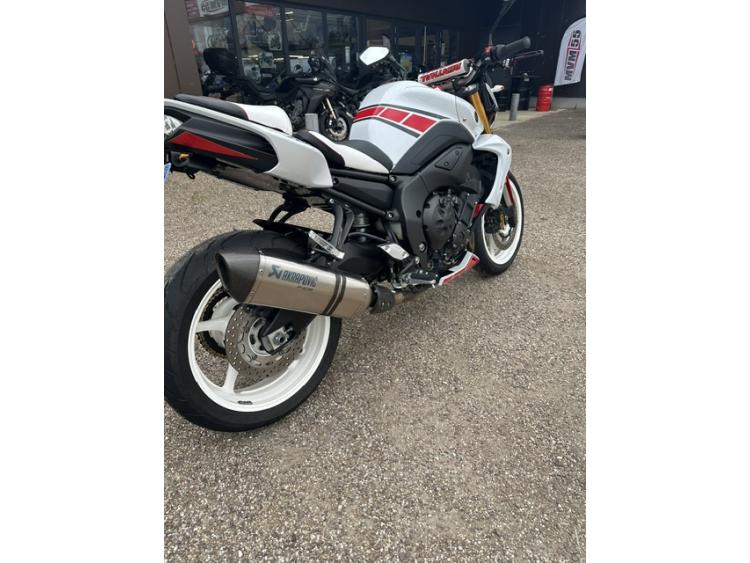 YAMAHA FZ8