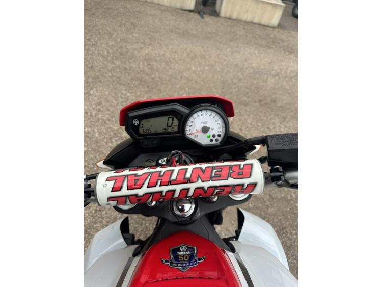 YAMAHA FZ8