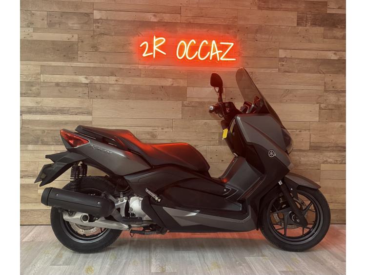 YAMAHA XMAX 125