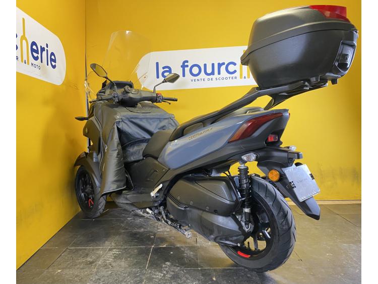 YAMAHA TRICITY 300