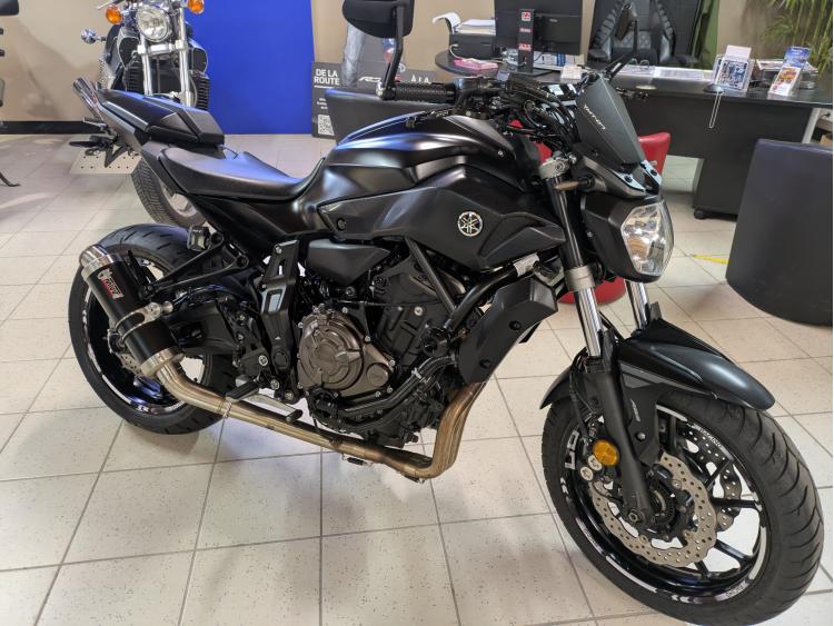 YAMAHA MT-07 (47.5CV) ABS état exceptionnel 