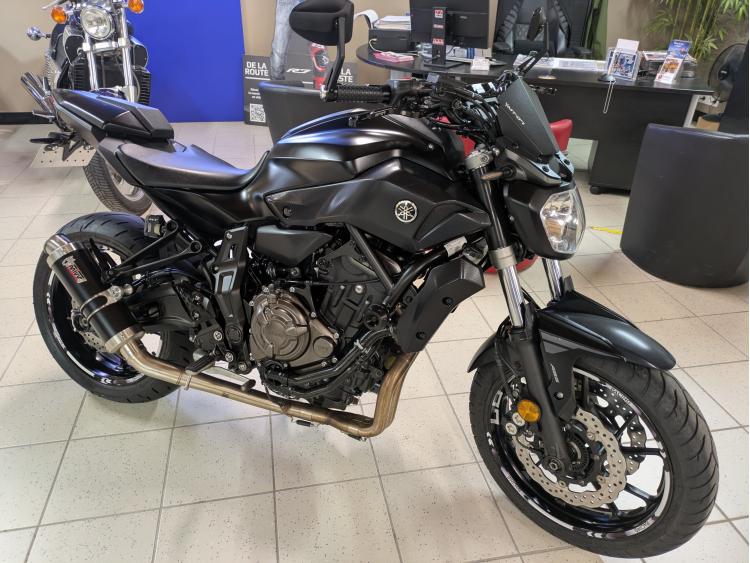 YAMAHA MT-07 (47.5CV) ABS état exceptionnel 