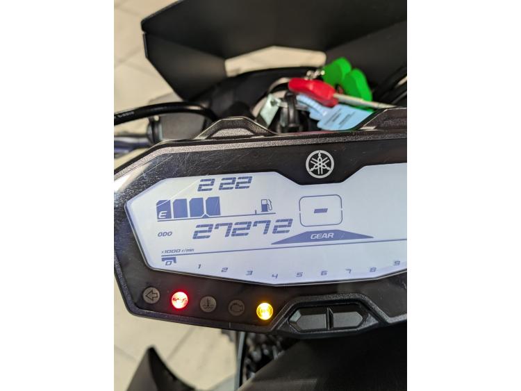 YAMAHA MT-07 (47.5CV) ABS état exceptionnel 