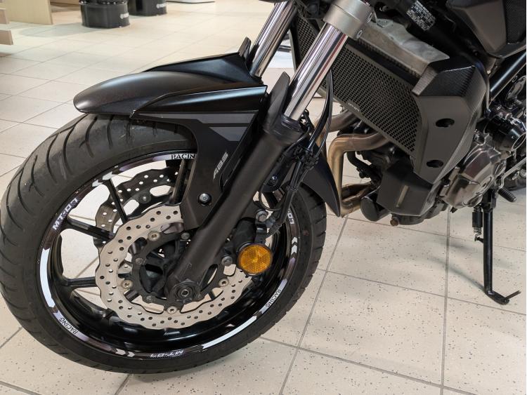 YAMAHA MT-07 (47.5CV) ABS état exceptionnel 