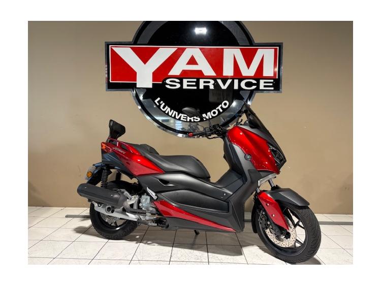 YAMAHA XMAX 125
