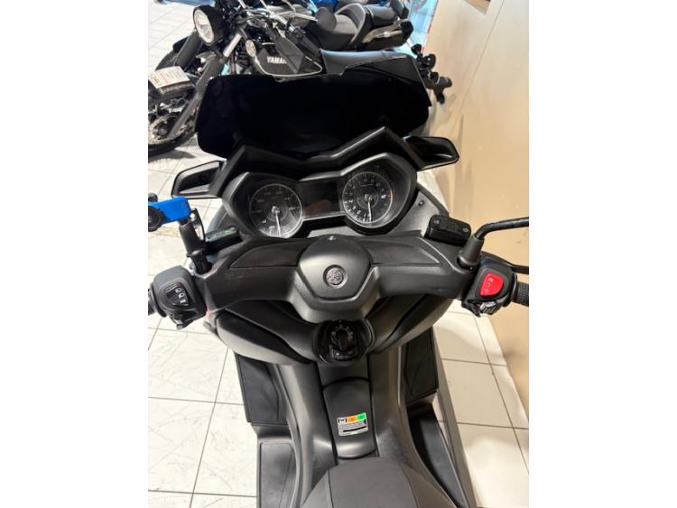 YAMAHA XMAX 125