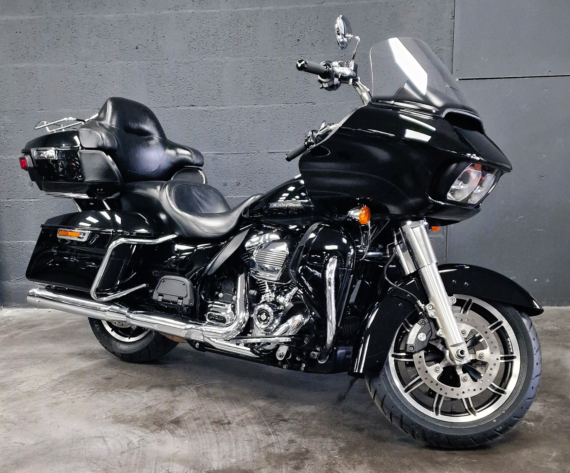 HARLEY-DAVIDSON TOURING ROAD GLIDE 1868 ULTRA