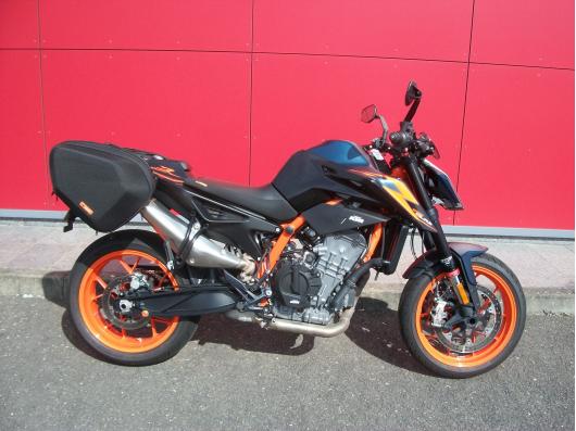 KTM 890 DUKE R
