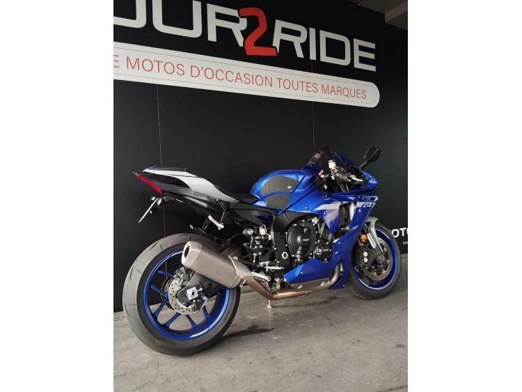YAMAHA YZF 1000 R1