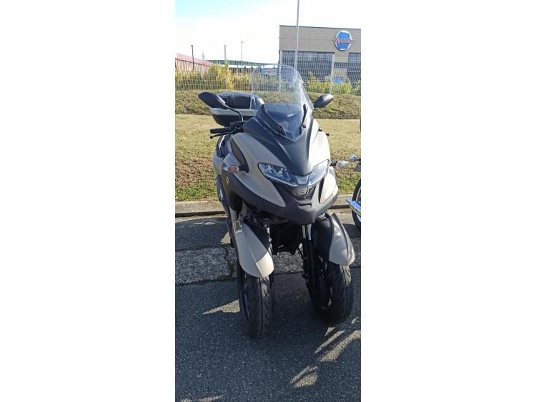 YAMAHA TRICITY 300