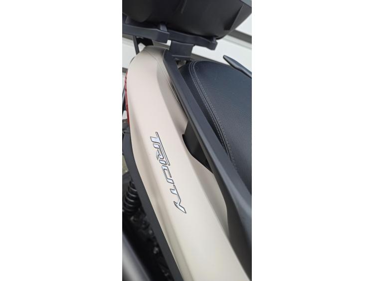 YAMAHA TRICITY 300