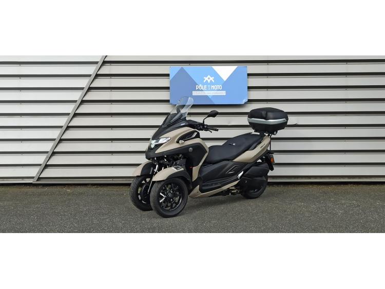 YAMAHA TRICITY 300