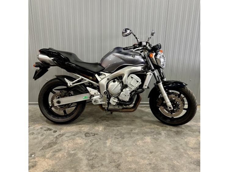 YAMAHA FZ6