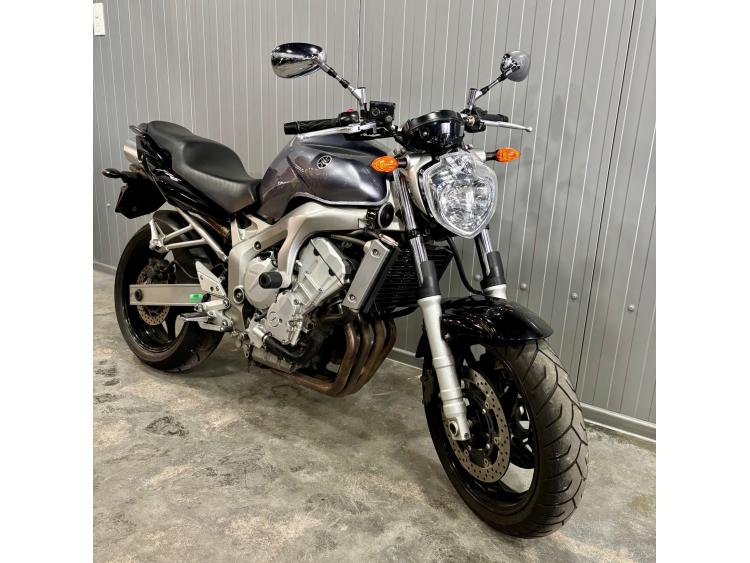 YAMAHA FZ6