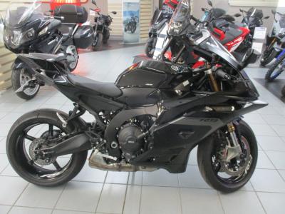YAMAHA YZF-R9