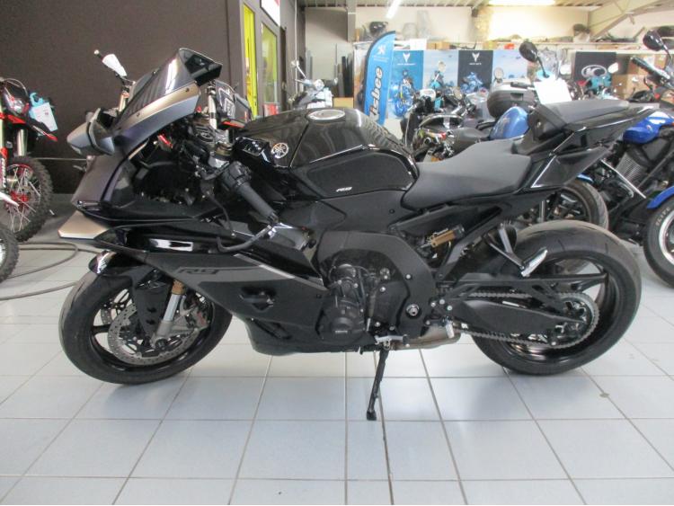 YAMAHA YZF-R9